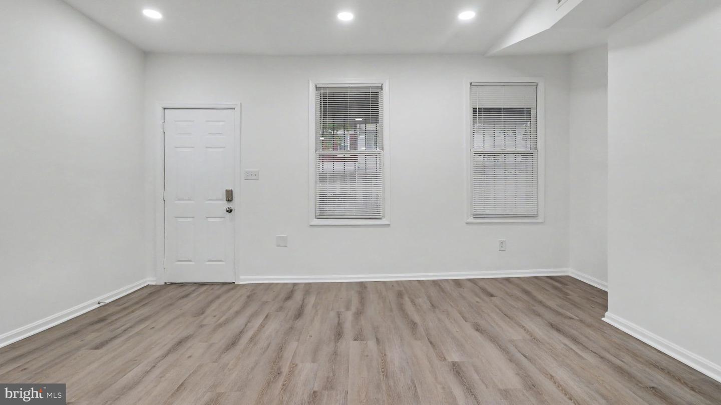 1028 Kenyon St Nw Property Photo 5