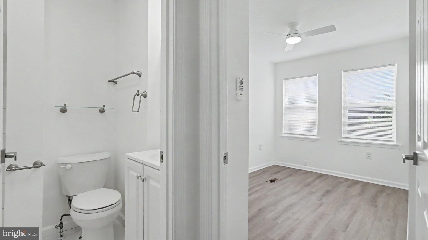 1028 Kenyon St Nw Property Photo 7