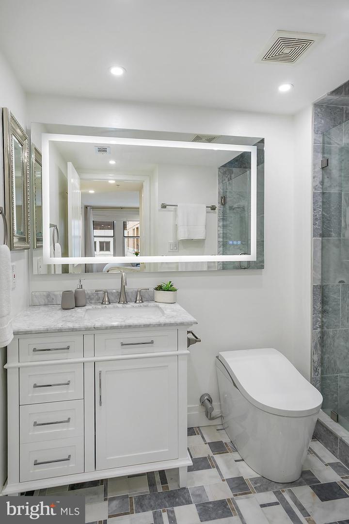 915 E St Nw #1105 Property Photo 17