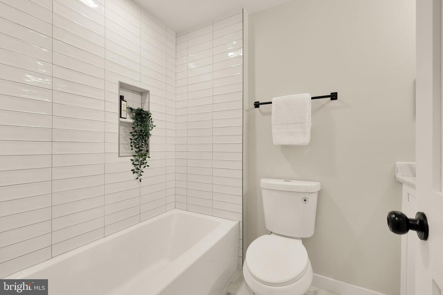 2716 Sherman Ave Nw #2 Property Photo 18