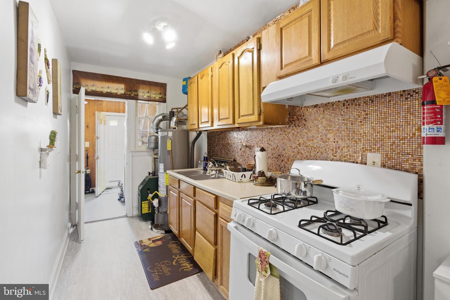 1348 Nicholson St Nw Property Photo 10