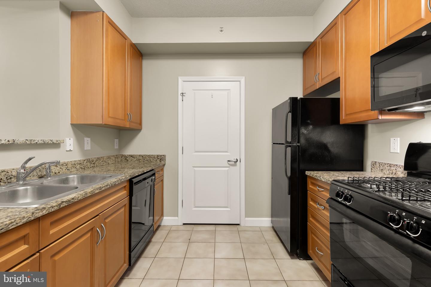 1111 25th St Nw #723 Property Photo 4