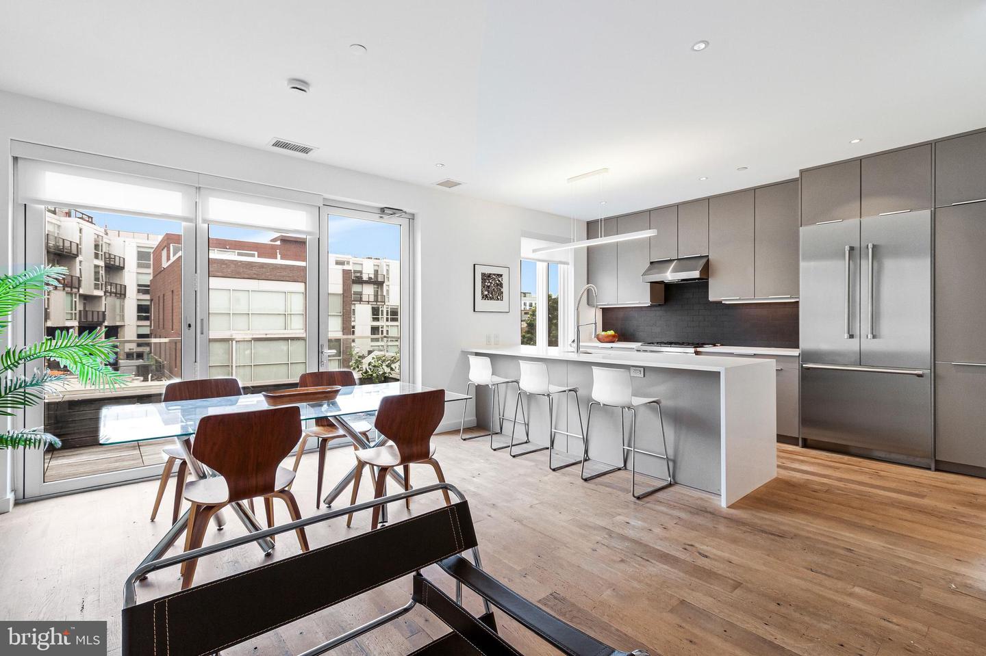 1932 9th St Nw #r401 Property Photo 2