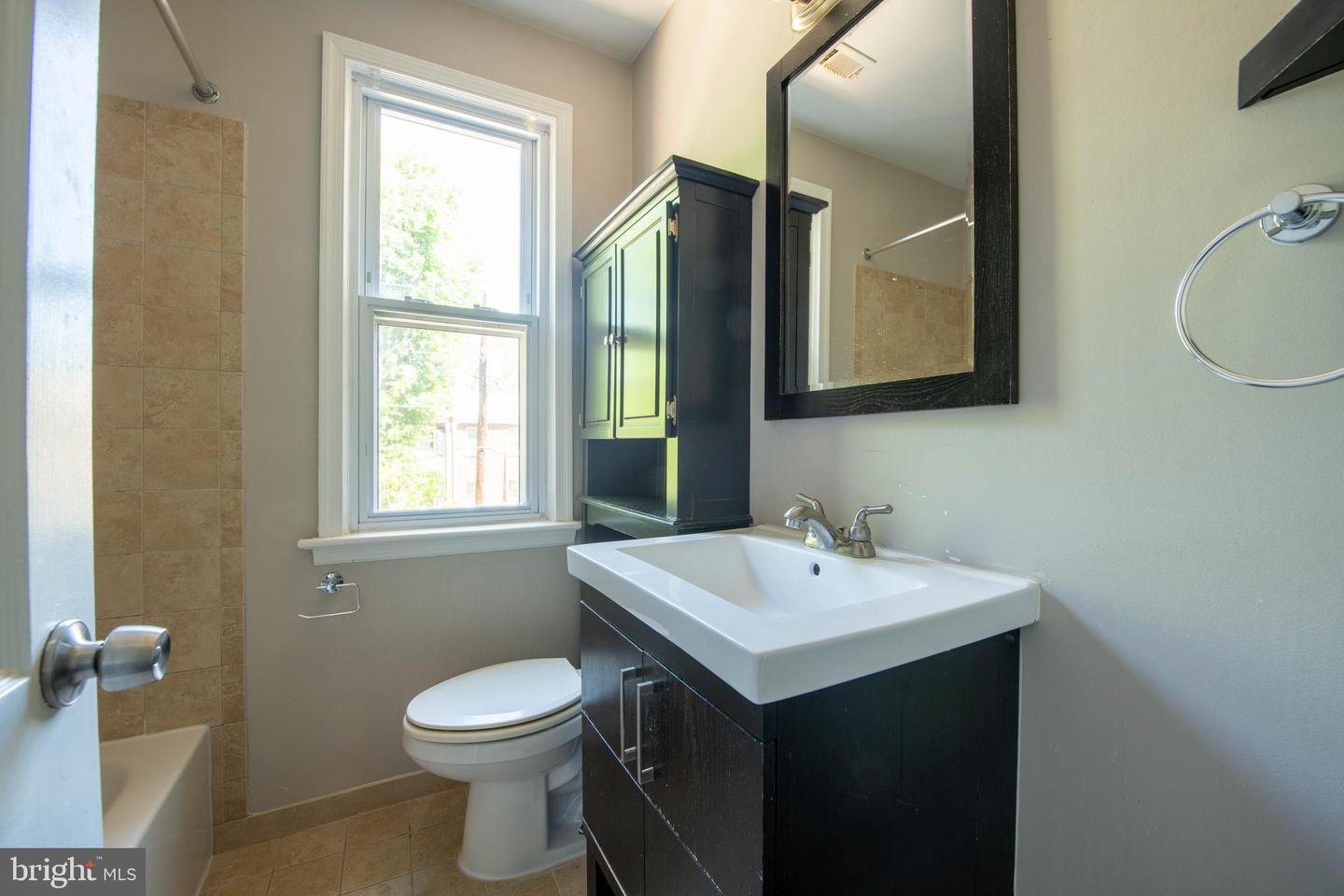 2241 40th Pl Nw Property Photo 34