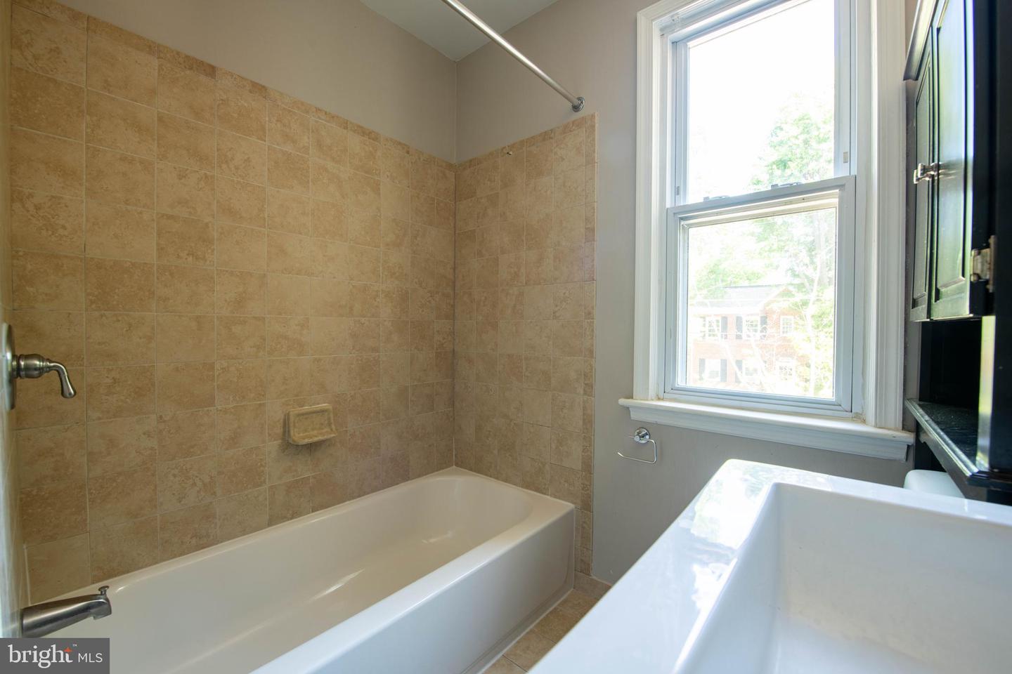 2241 40th Pl Nw Property Photo 35