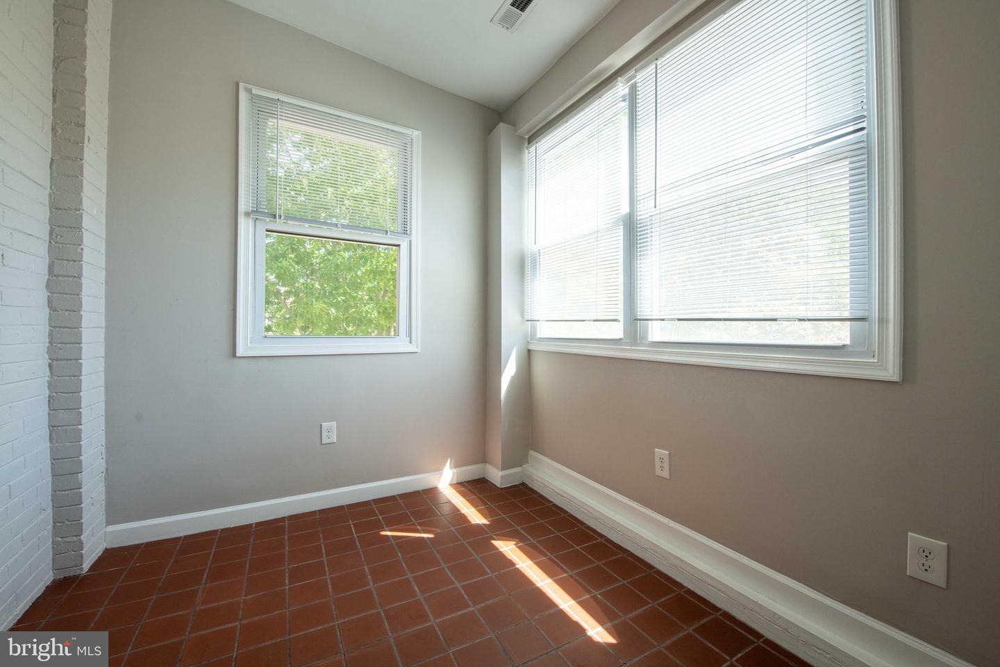 2241 40th Pl Nw Property Photo 37
