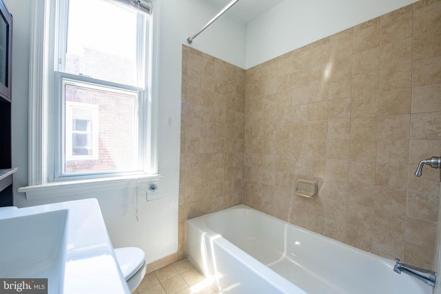 2241 40th Pl Nw Property Photo 48