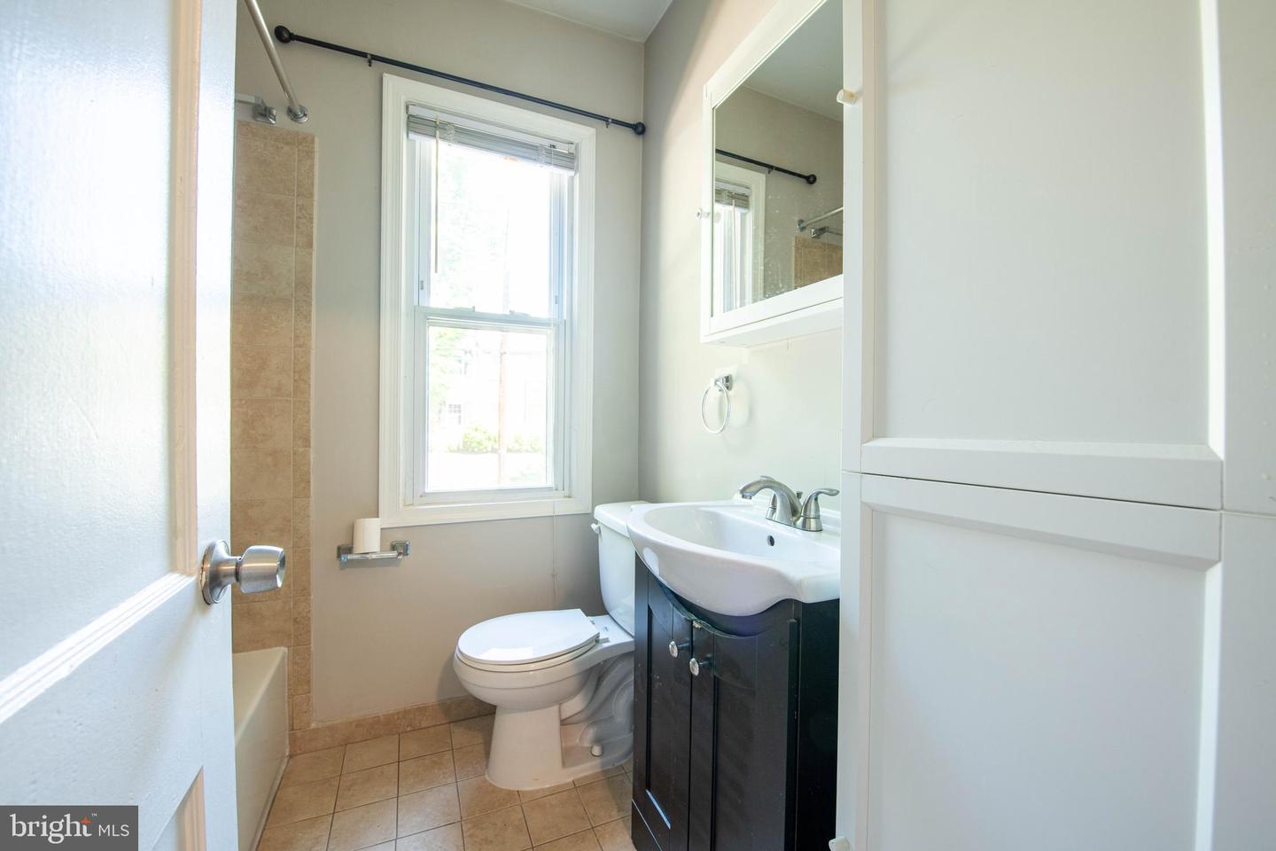 2241 40th Pl Nw Property Photo 69