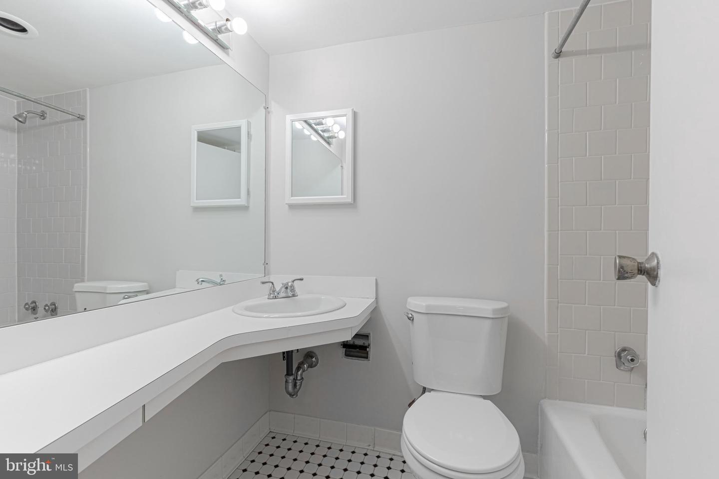 950 25th St Nw #327n Property Photo 12