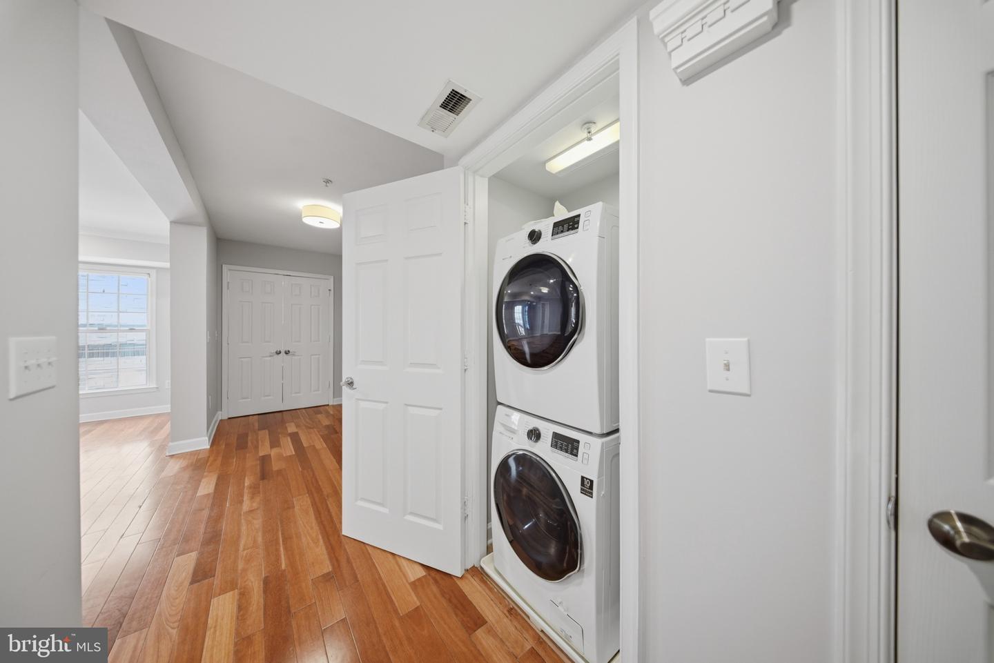 5414 1st Pl Nw #202 Property Photo 8