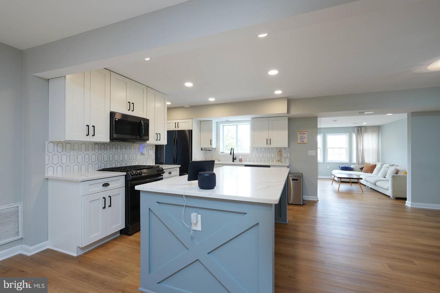 2425 Skyland Pl Se Property Photo 7
