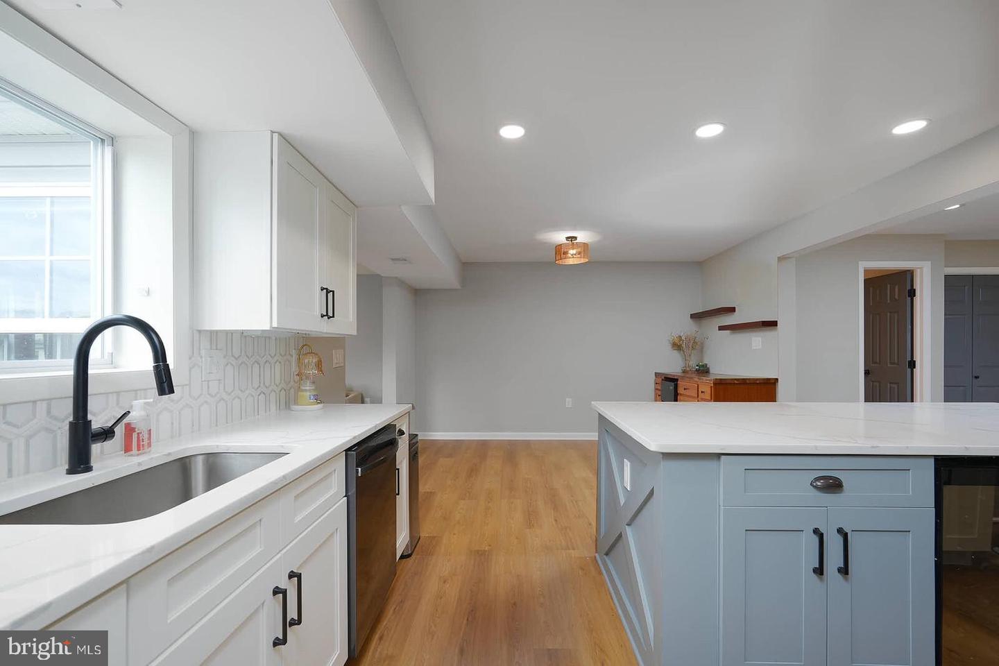 2425 Skyland Pl Se Property Photo 10