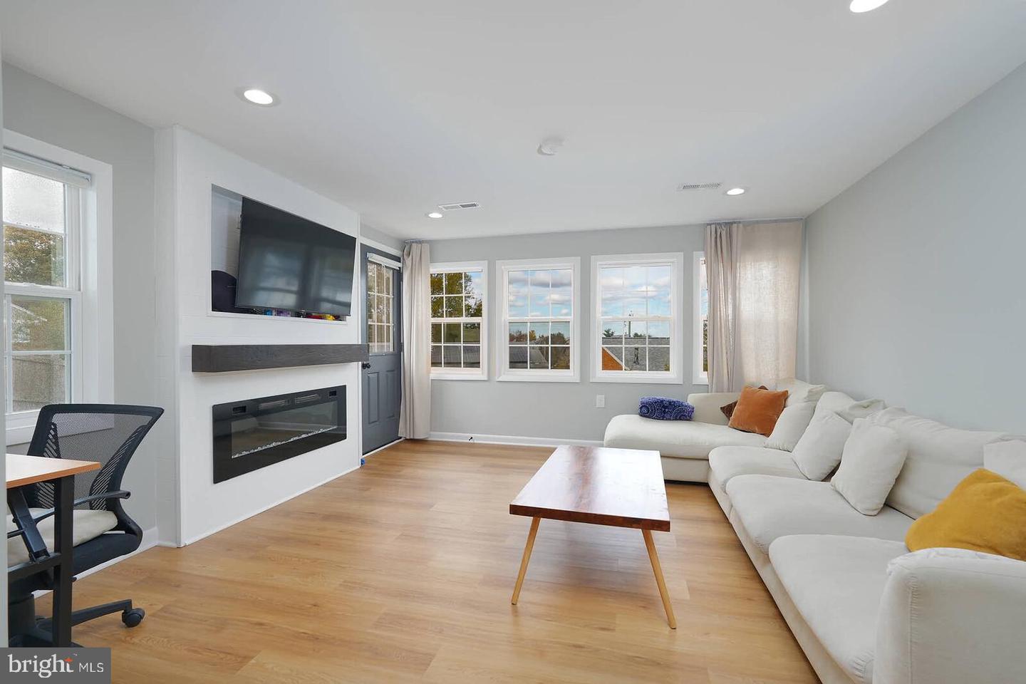 2425 Skyland Pl Se Property Photo 14