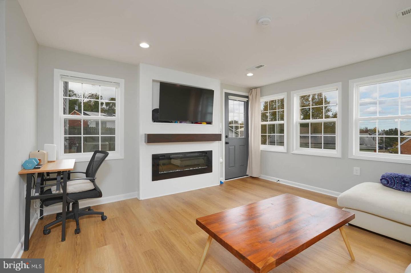 2425 Skyland Pl Se Property Photo 15