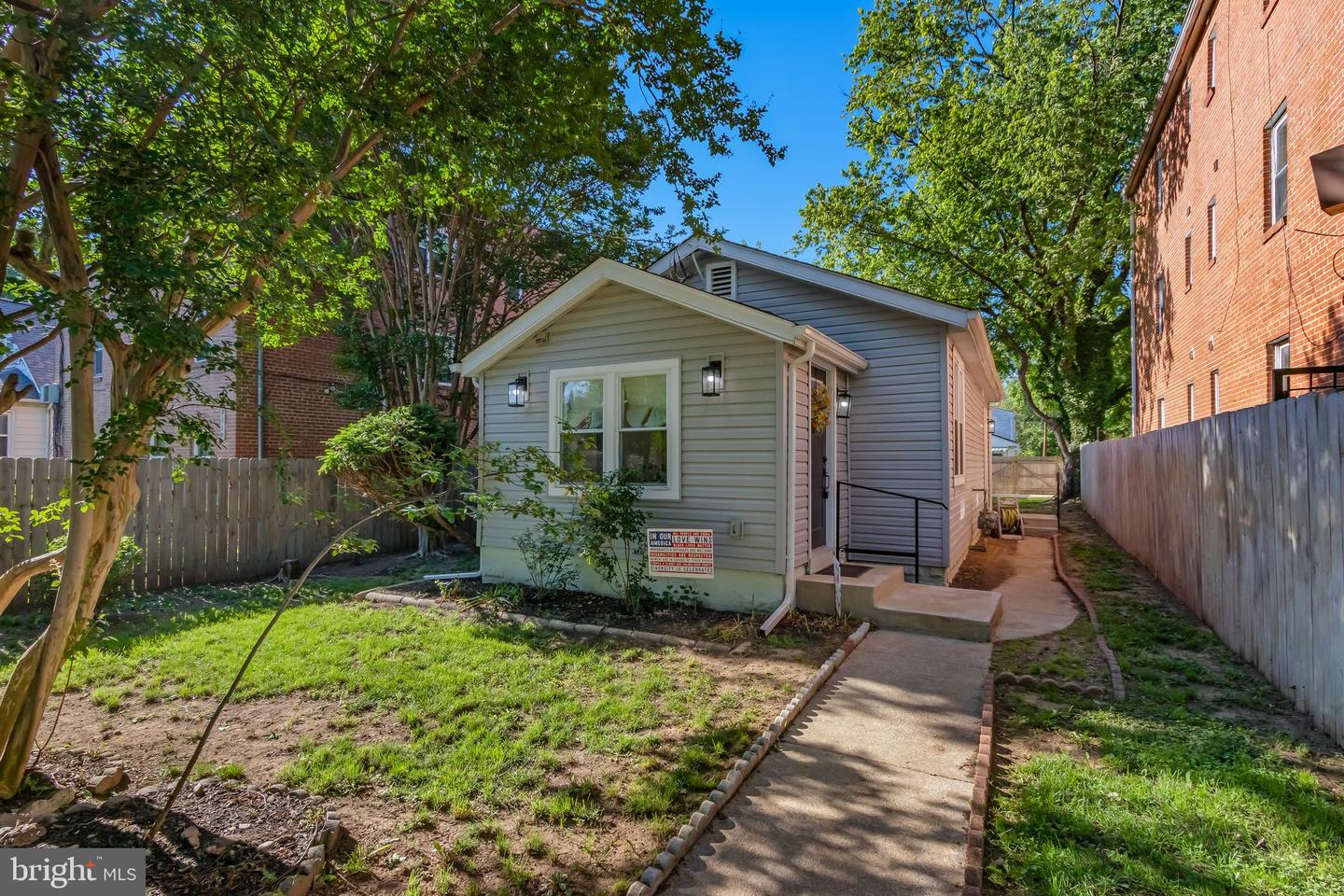 3116 E St Se Property Photo 2