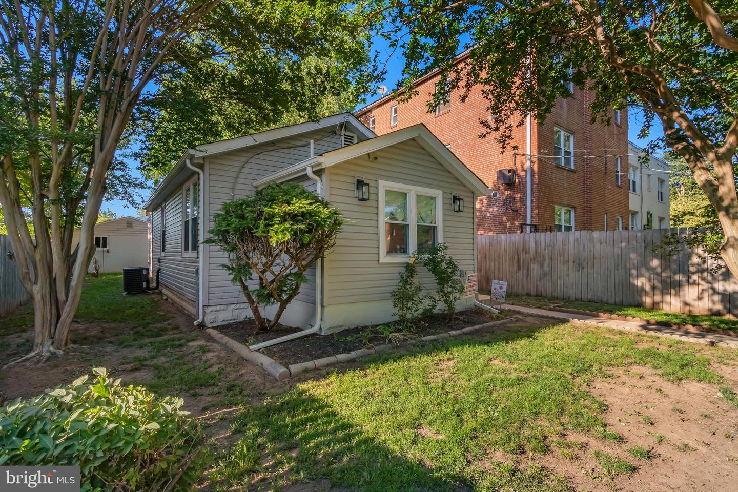 3116 E St Se Property Photo 3