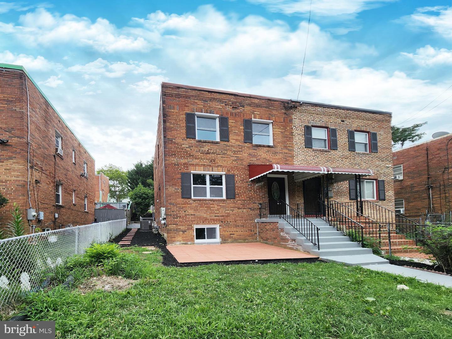 413 Valley Ave Se Property Photo 1