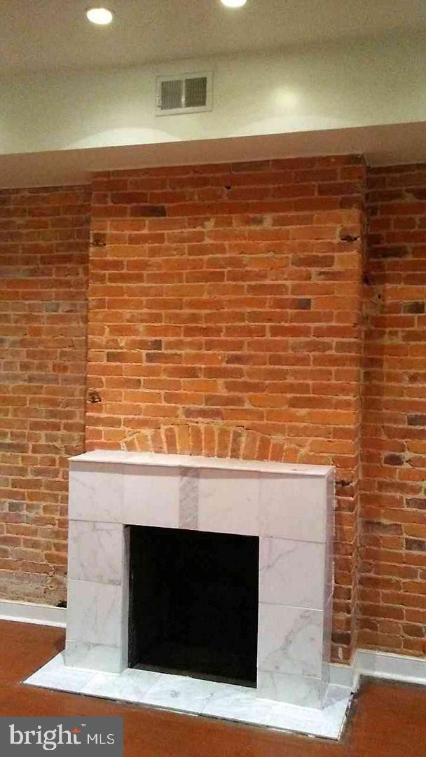 1433 Clifton St Nw #1 Property Photo 2