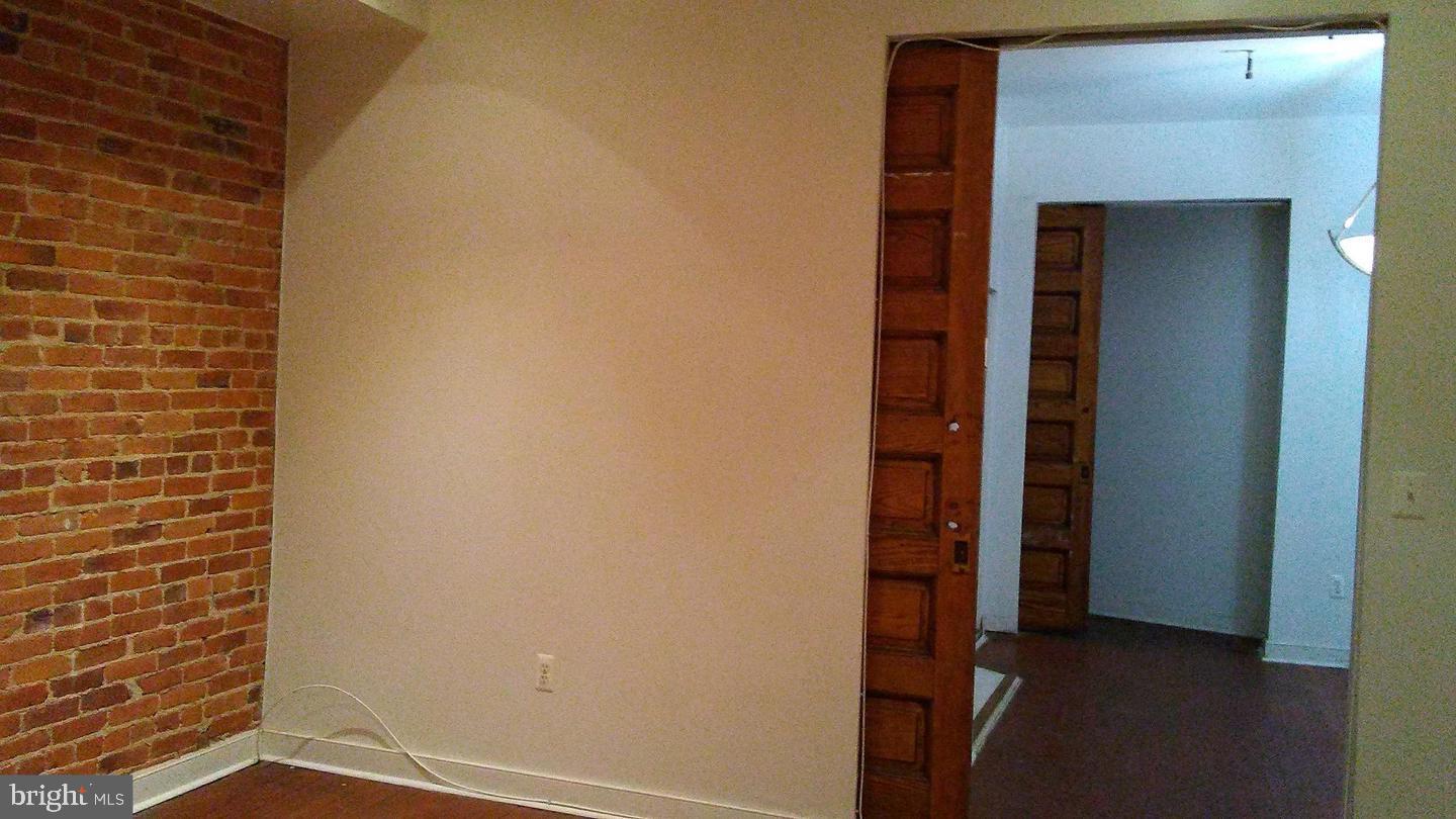 1433 Clifton St Nw #1 Property Photo 5