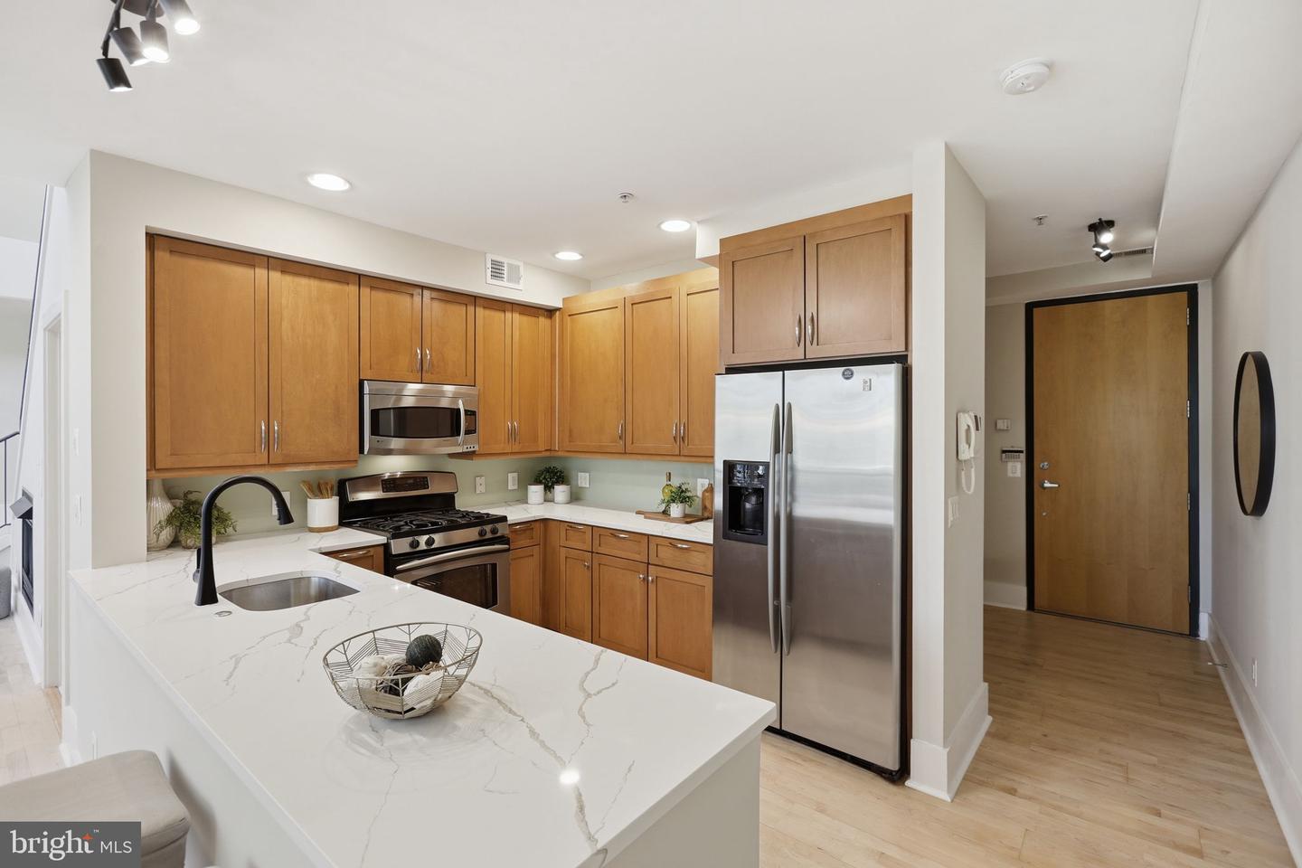 1425 Euclid St Nw #14 Property Photo 3