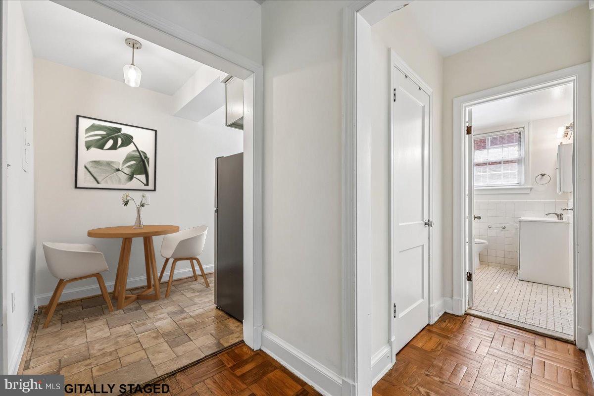 4481 Macarthur Blvd Nw #204 Property Photo 3