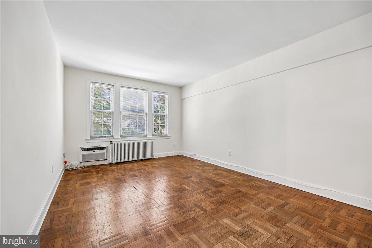 4481 Macarthur Blvd Nw #204 Property Photo 7