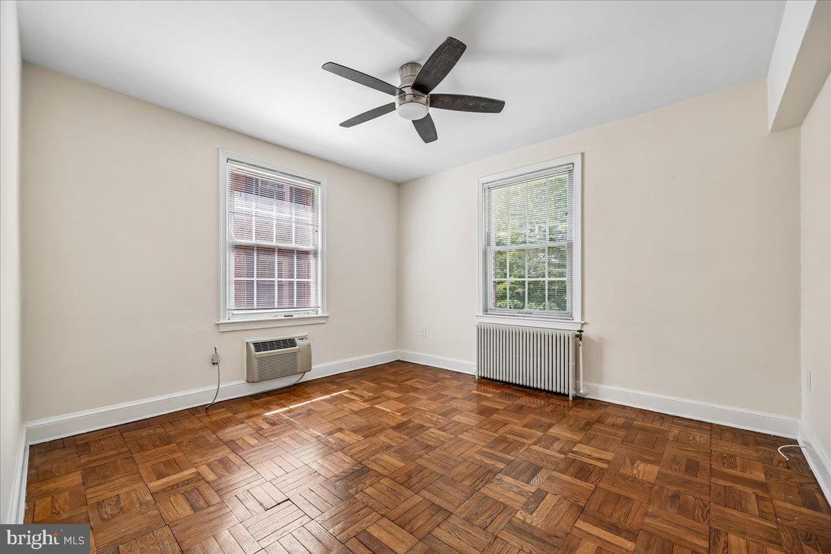 4481 Macarthur Blvd Nw #204 Property Photo 8