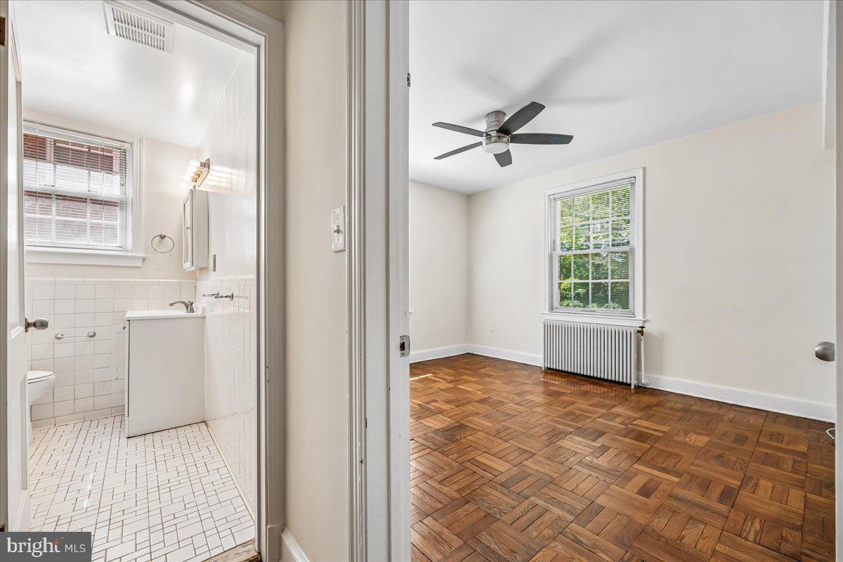 4481 Macarthur Blvd Nw #204 Property Photo 10