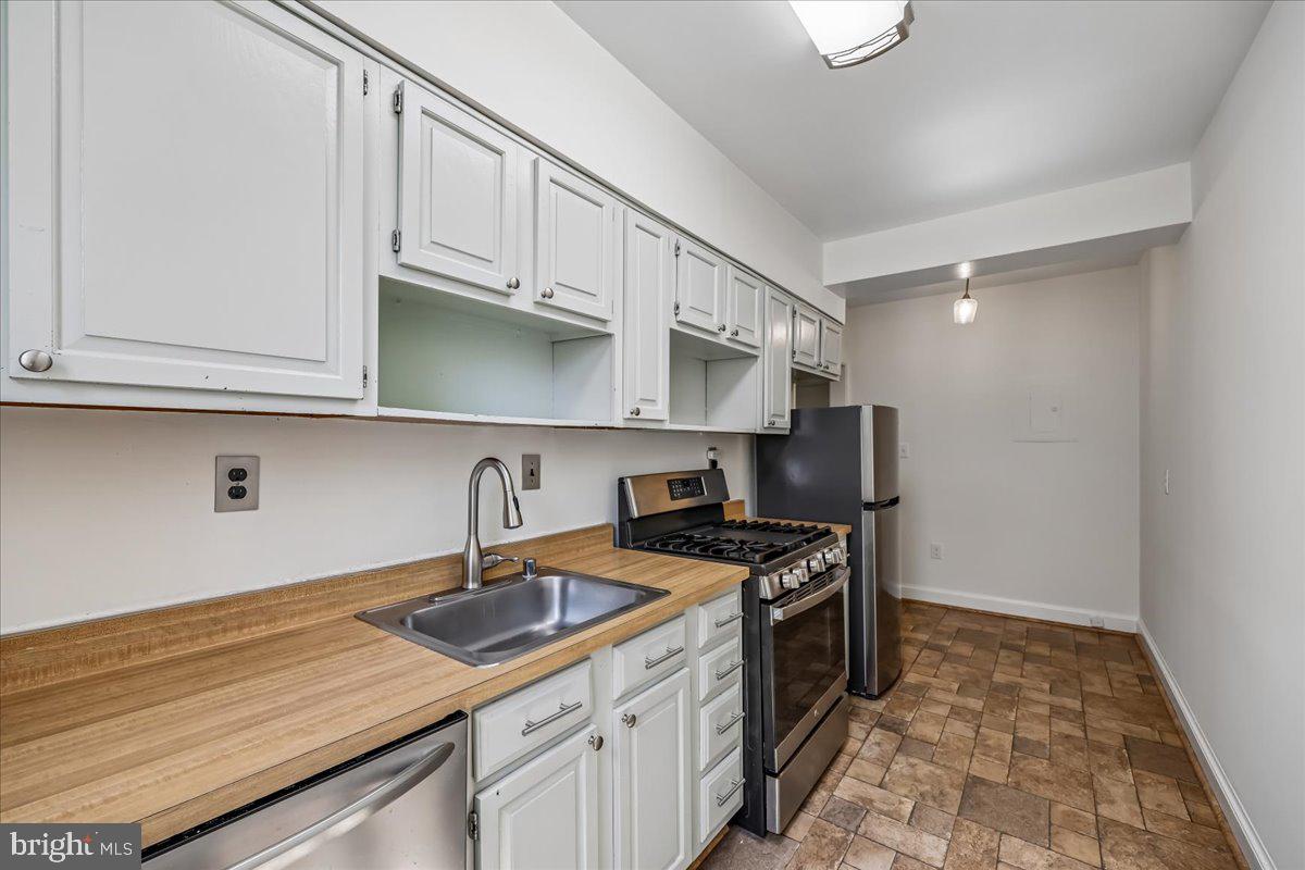 4481 Macarthur Blvd Nw #204 Property Photo 12