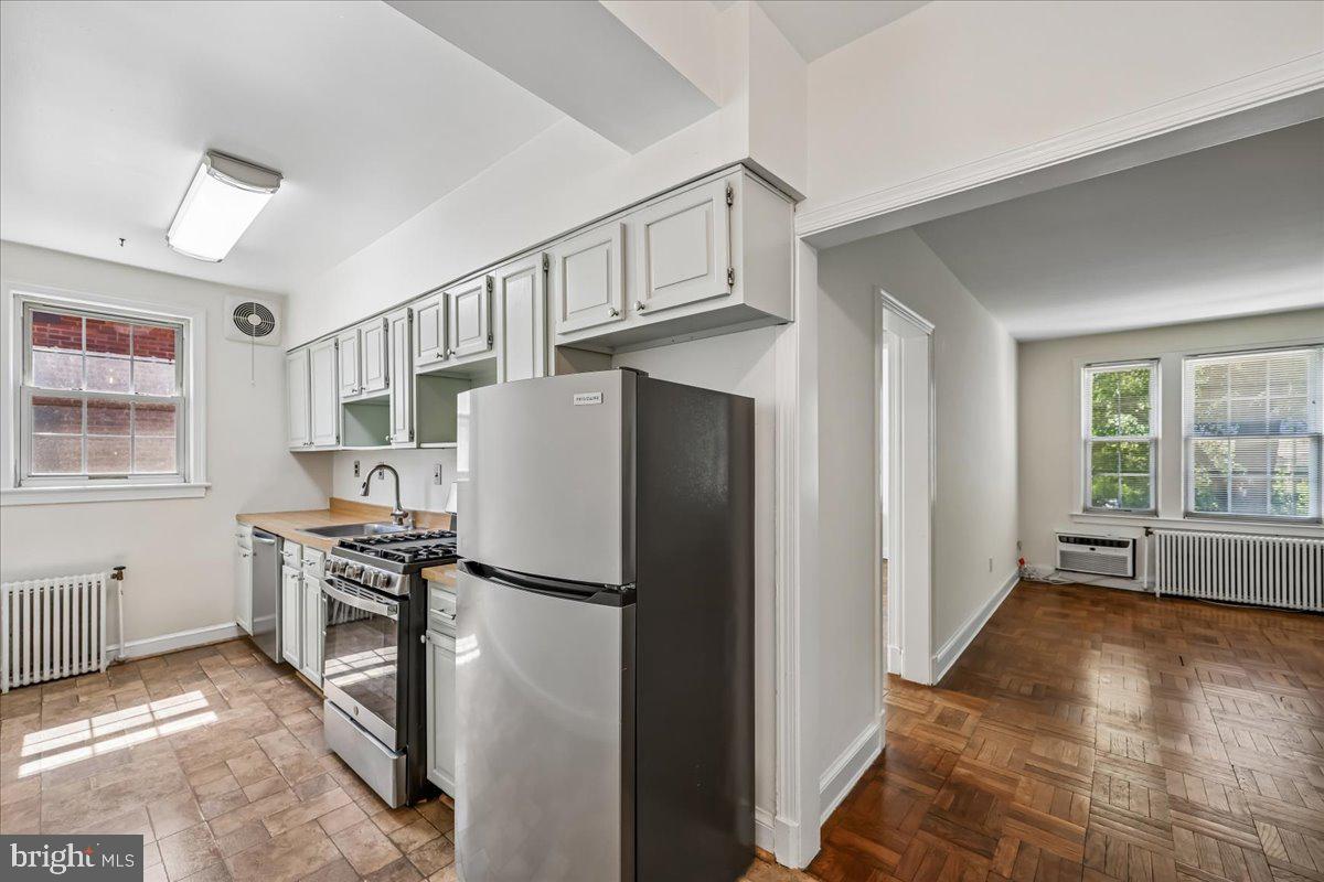 4481 Macarthur Blvd Nw #204 Property Photo 14