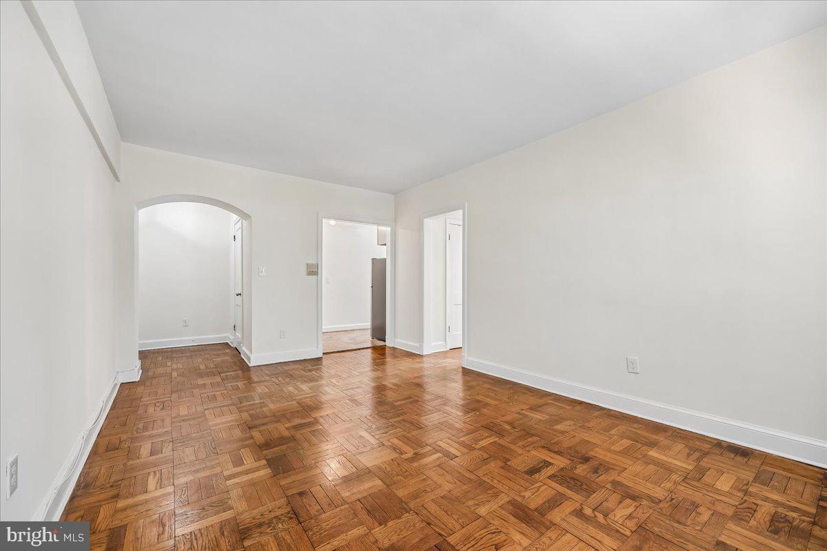 4481 Macarthur Blvd Nw #204 Property Photo 16
