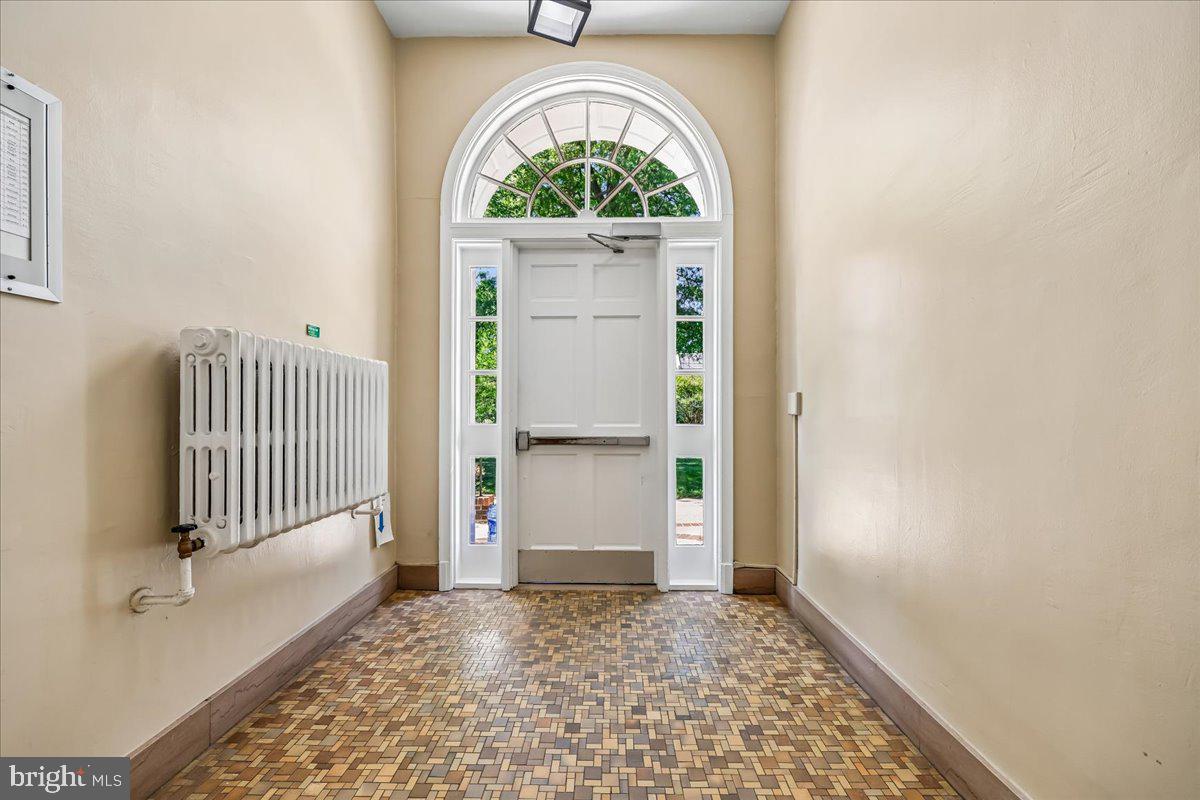 4481 Macarthur Blvd Nw #204 Property Photo 18