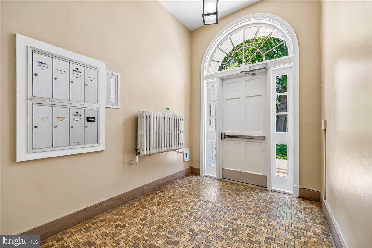 4481 Macarthur Blvd Nw #204 Property Photo 19