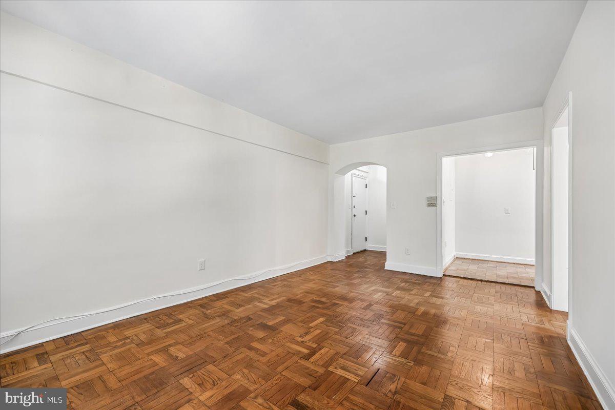 4481 Macarthur Blvd Nw #204 Property Photo 22