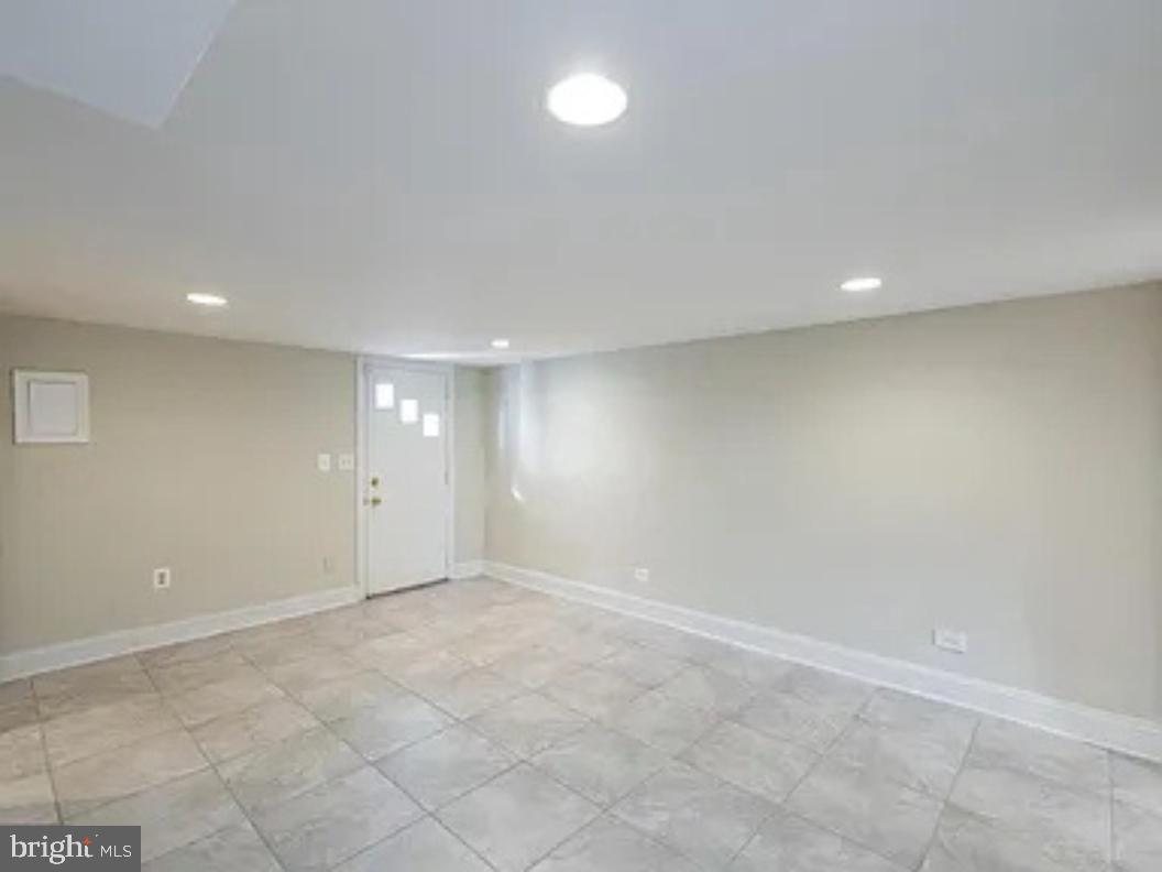 465 Luray Pl Nw Property Photo 6