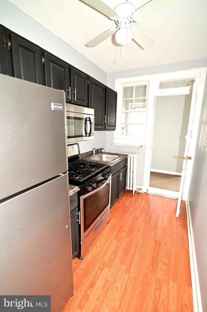 713 Hamlin St Ne #1 Property Photo 7
