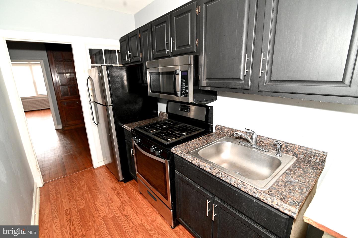 713 Hamlin St Ne #1 Property Photo 8