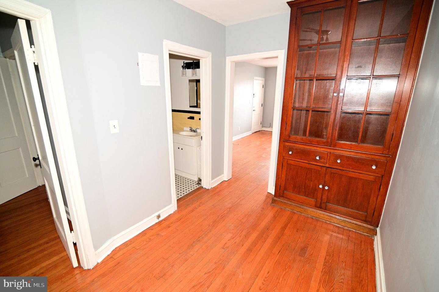 713 Hamlin St Ne #1 Property Photo 12