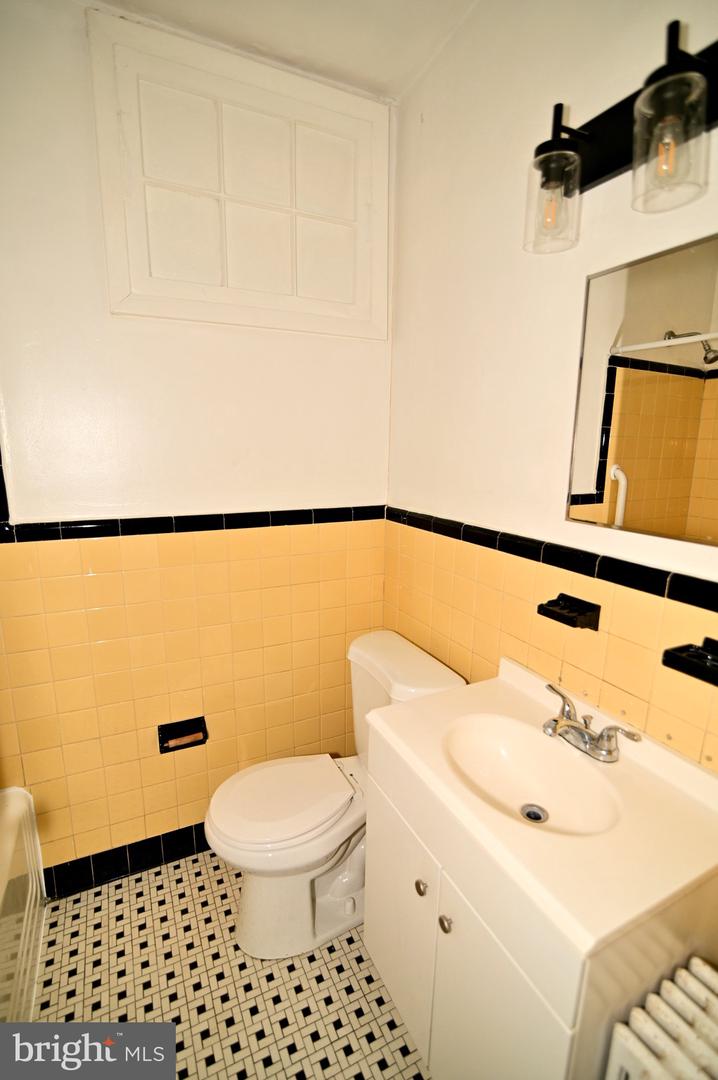 713 Hamlin St Ne #1 Property Photo 16