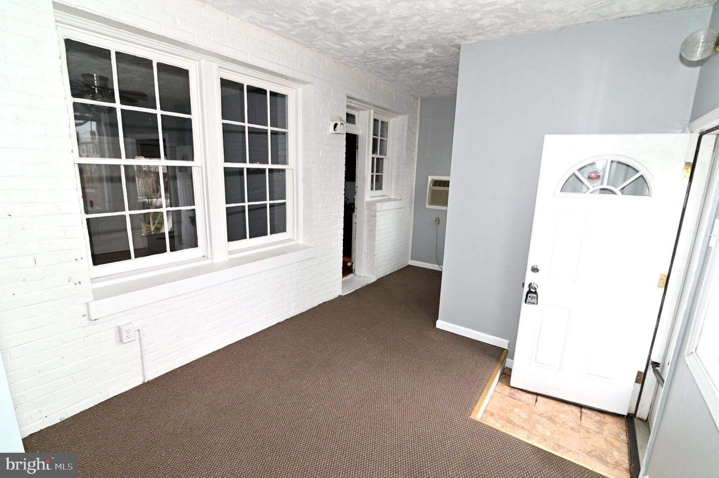 713 Hamlin St Ne #1 Property Photo 24