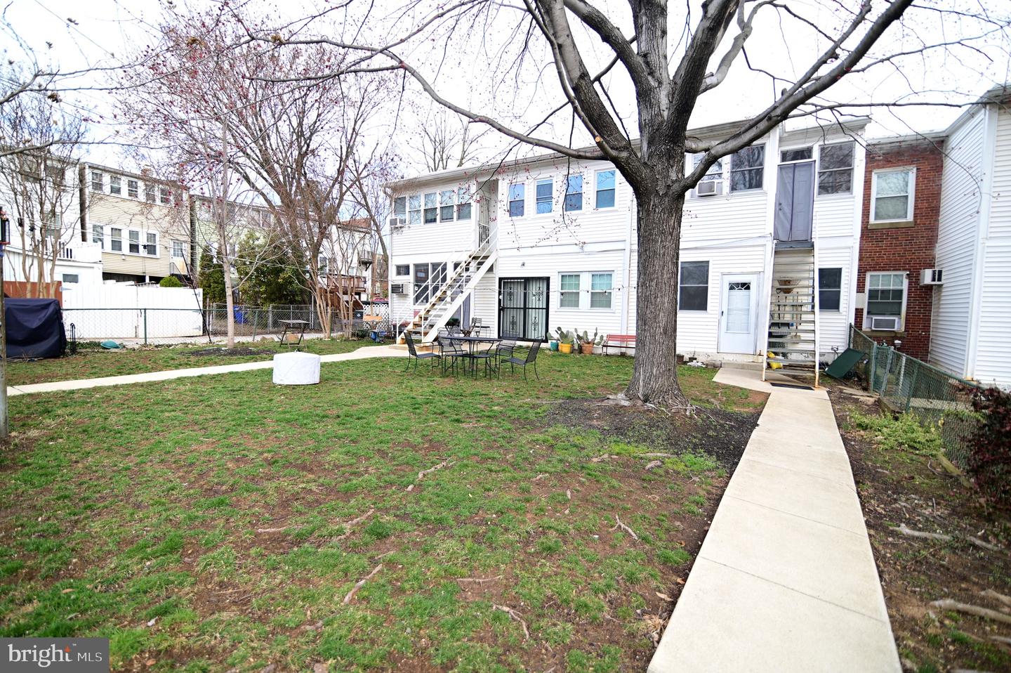 713 Hamlin St Ne #1 Property Photo 29