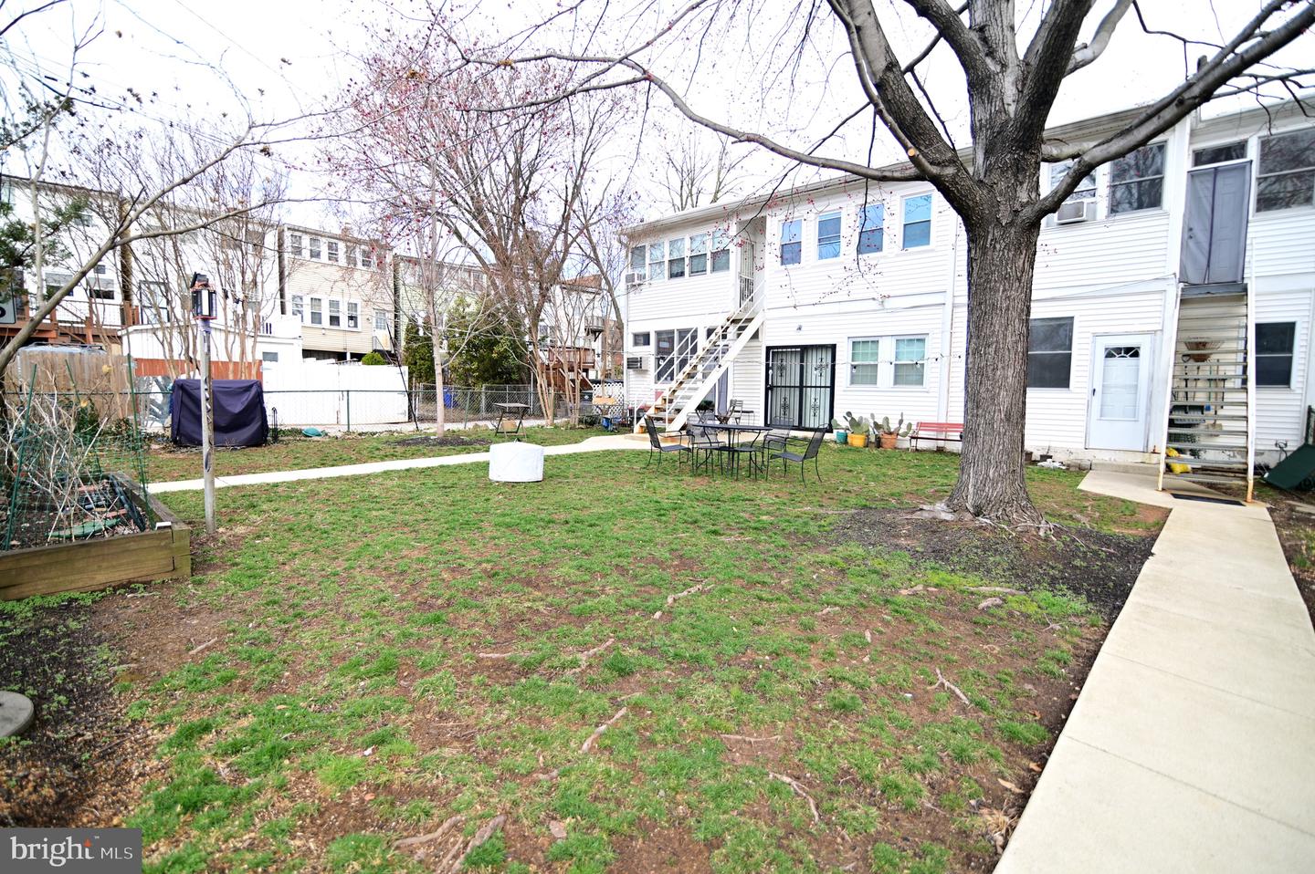 713 Hamlin St Ne #1 Property Photo 30