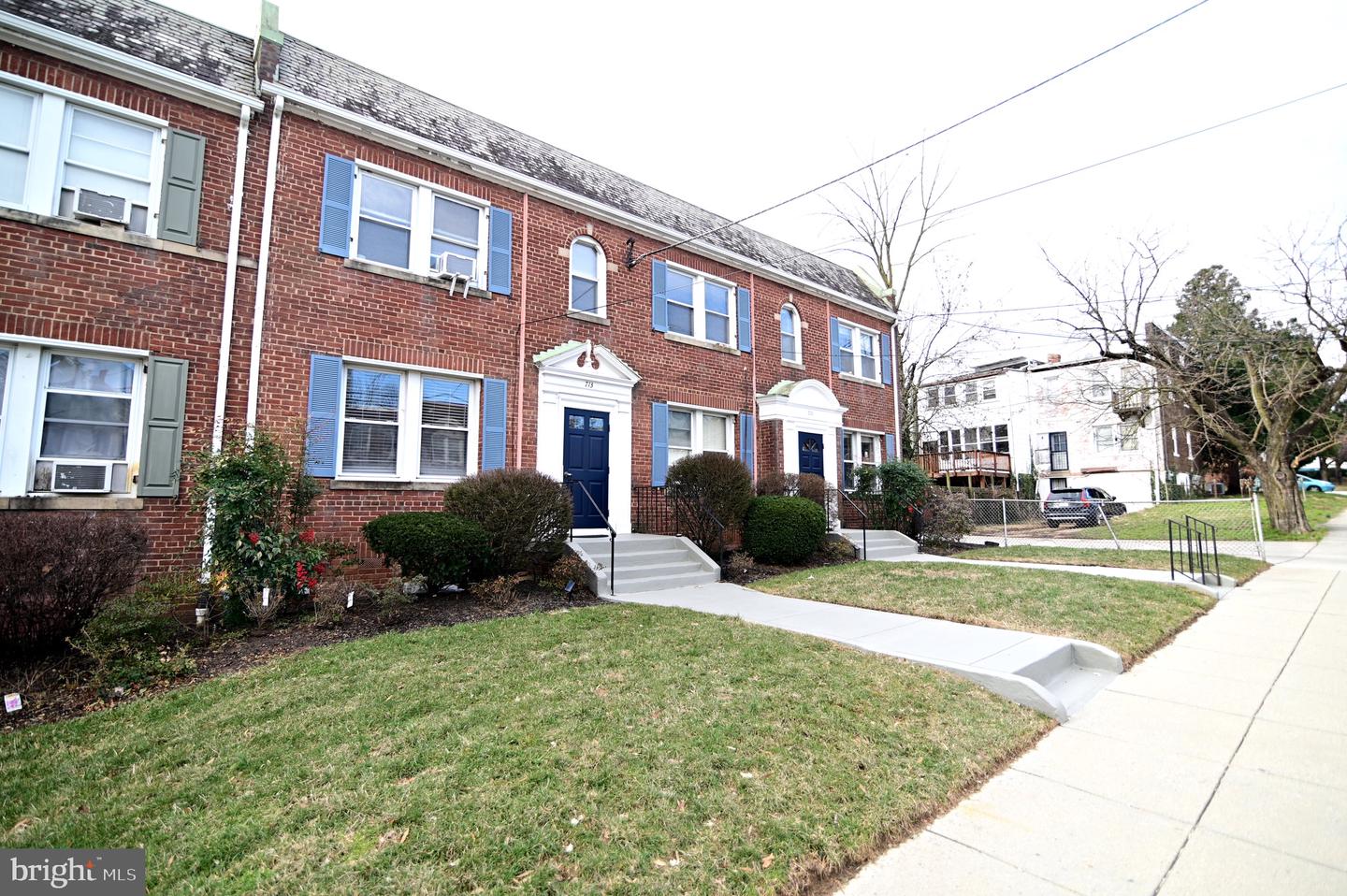 713 Hamlin St Ne #1 Property Photo 37