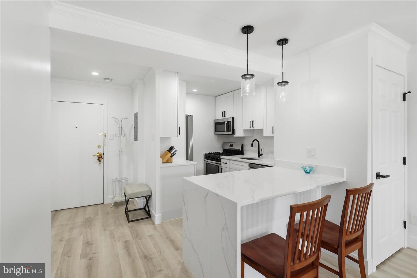 730 24th St Nw #309 Property Photo 5