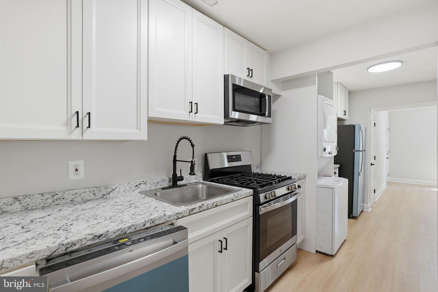 1250 Queen St Ne #1 Property Photo 1
