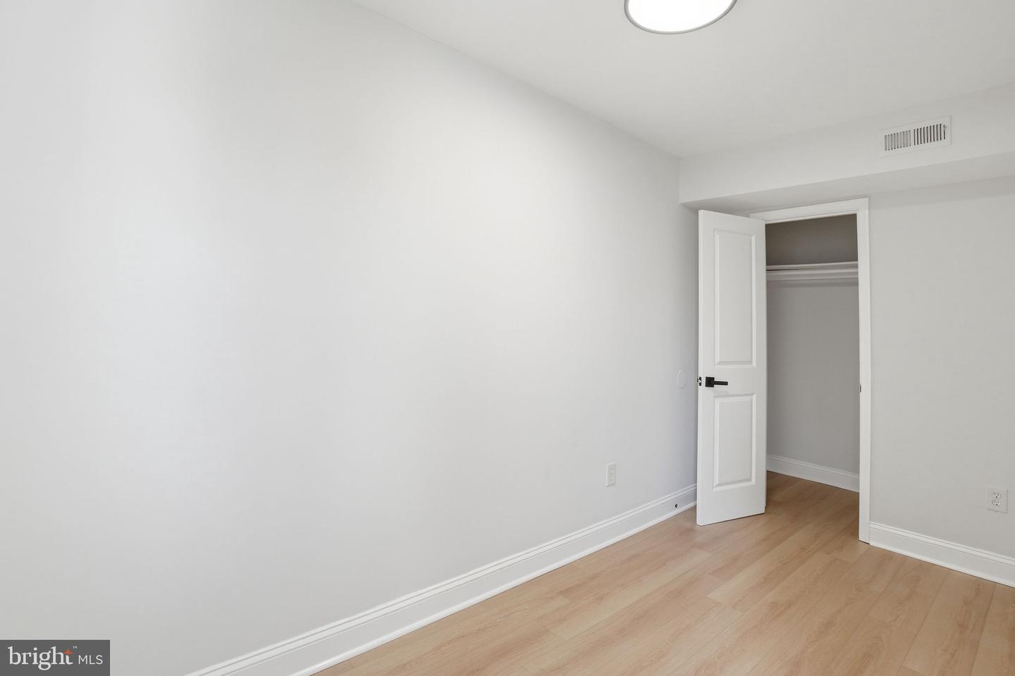 1250 Queen St Ne #1 Property Photo 8