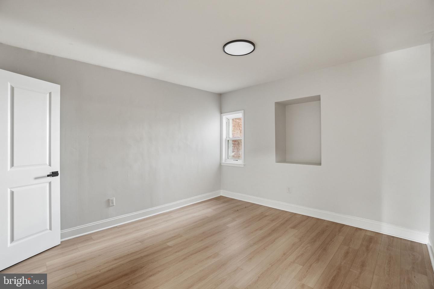 1250 Queen St Ne #1 Property Photo 9