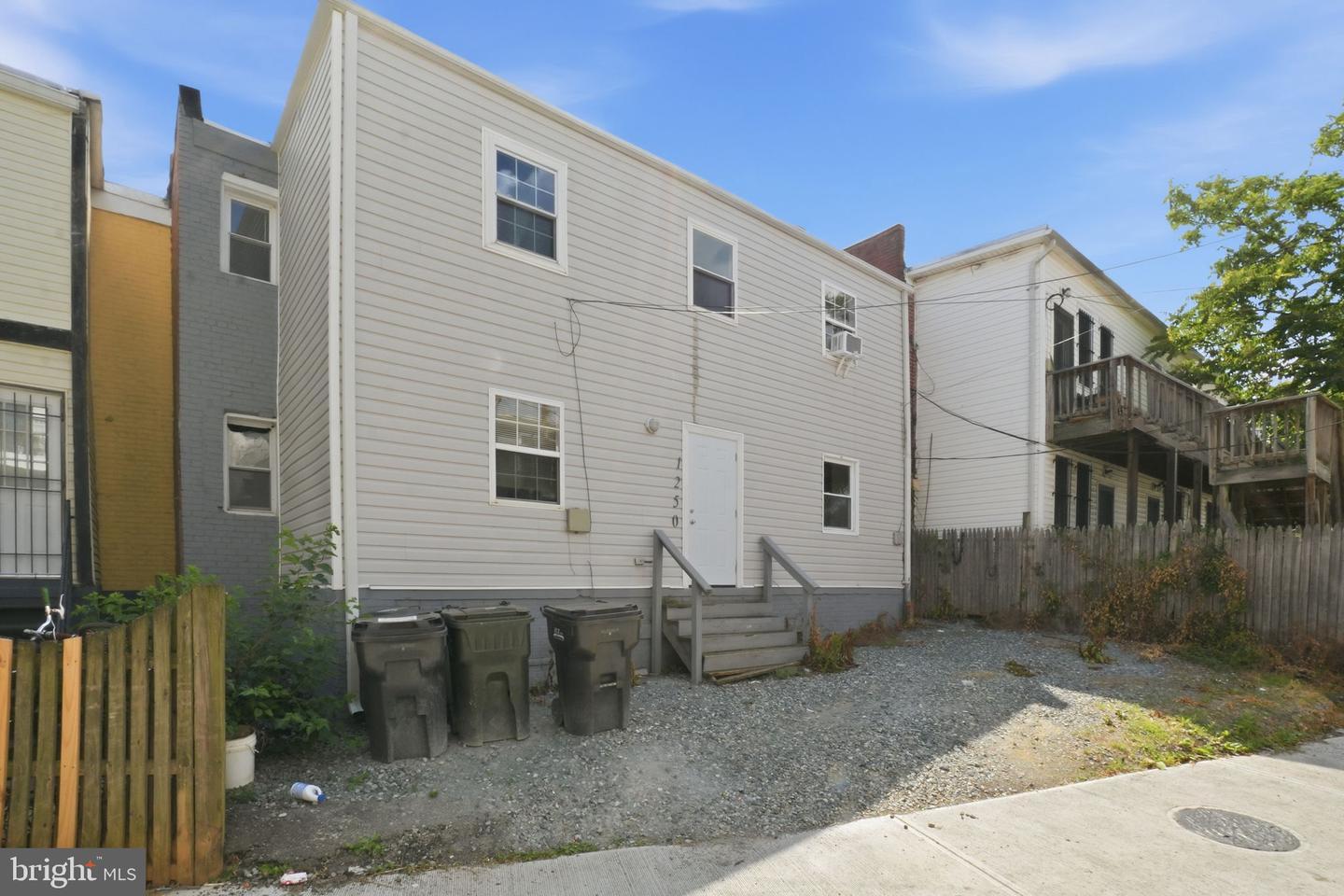 1250 Queen St Ne #1 Property Photo 15