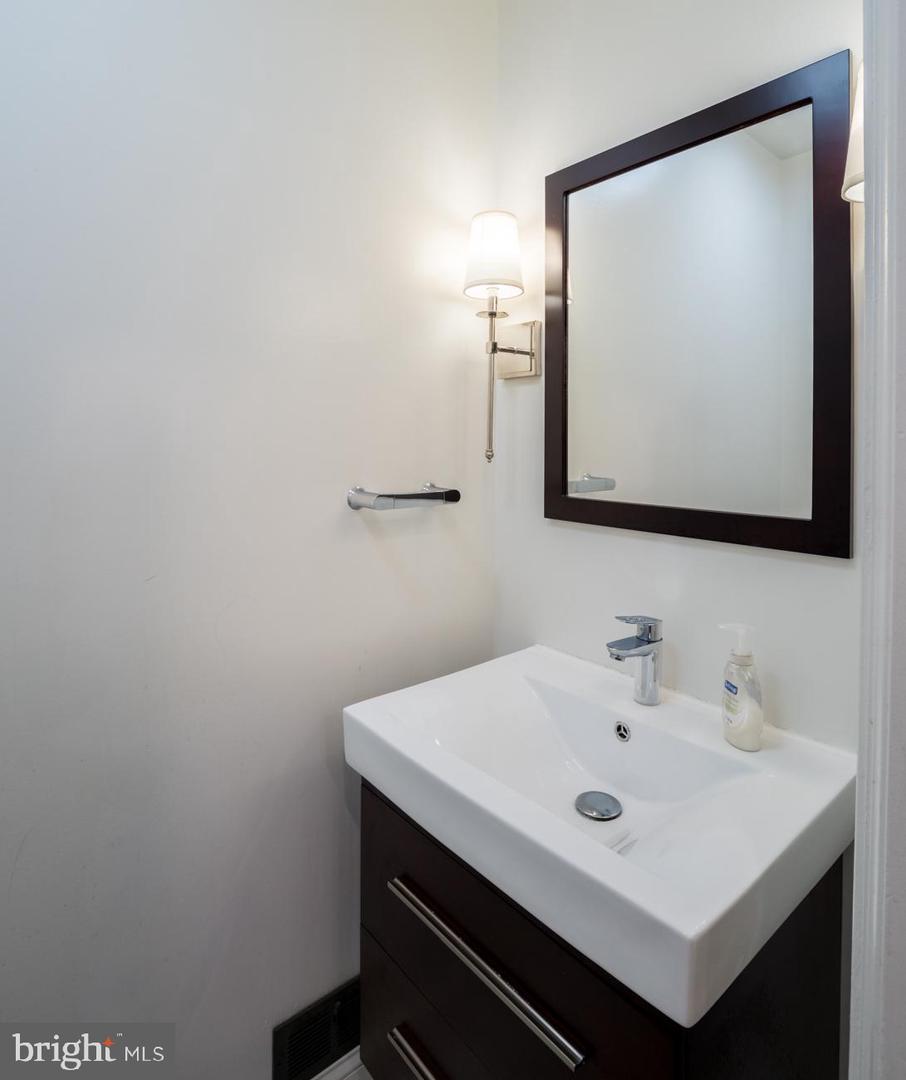 3424 O St Nw Property Photo 16