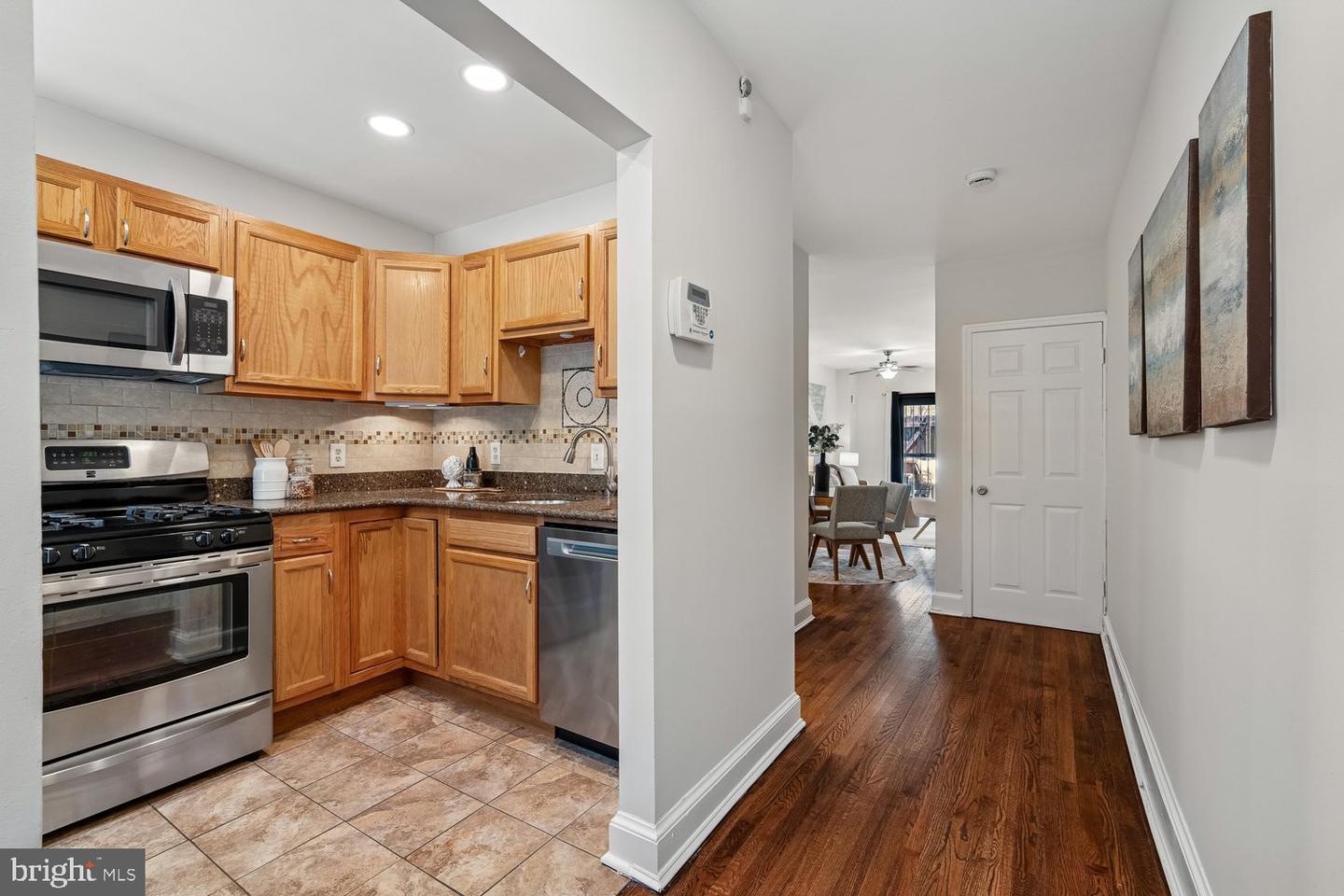 1652 Kramer St Ne Property Photo 3